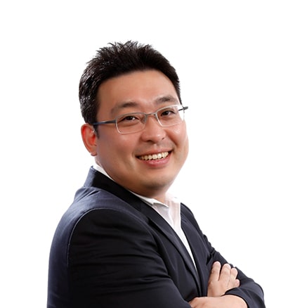 Business Director Johnnie Kim